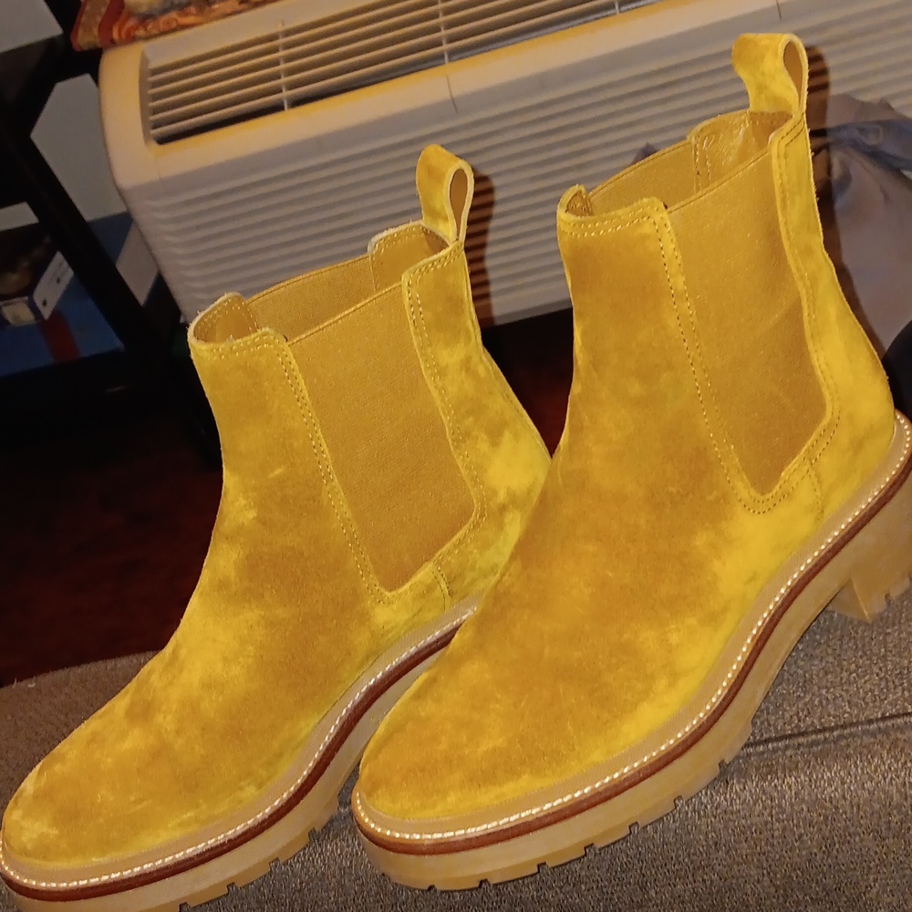 Tory Burch Boots